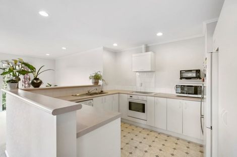 Photo of property in 52 Velma Road, Hillcrest, Auckland, 0627