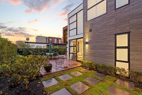 Photo of property in 42 Tui Street, Fendalton, Christchurch, 8041