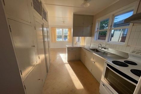 Photo of property in 96 Edmonton Road, Henderson, Auckland, 0612