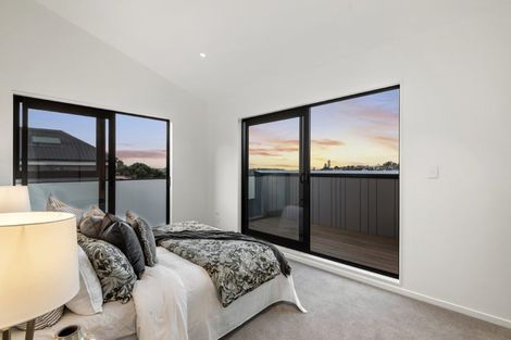 Photo of property in 8a Serrata Place, Browns Bay, Auckland, 0630