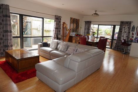 Photo of property in 20 Eastwood Rise, Browns Bay, Auckland, 0630