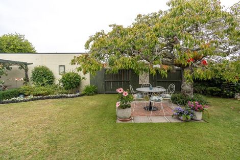 Photo of property in 4 Pulham Crescent, Queenwood, Hamilton, 3210