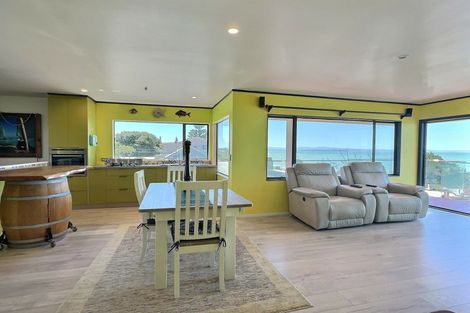 Photo of property in 267 Clifton Road, Te Awanga, 4102