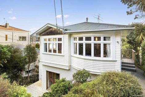 Photo of property in 93 Northland Road, Northland, Wellington, 6012