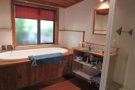 Photo of property in 60 Lagoon Avenue, Albert Town, Wanaka, 9305