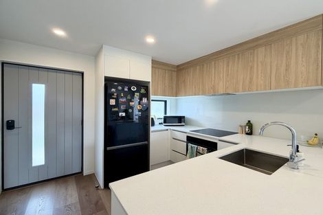 Photo of property in 16 Hoopers Road, Glen Eden, Auckland, 0602