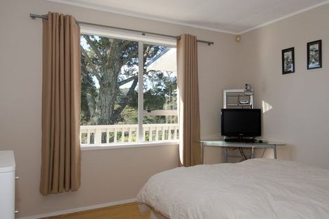 Photo of property in 8 Laser Place, Bayview, Auckland, 0629