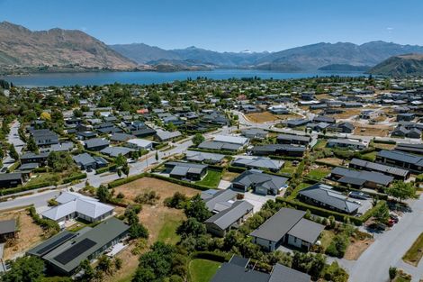 Photo of property in 15 Matipo Street, Wanaka, 9305