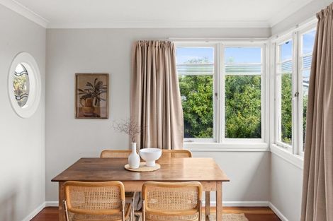 Photo of property in 802 Alexandra Street, Parkvale, Hastings, 4122