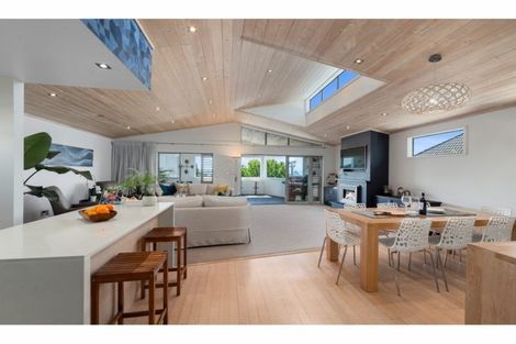 Photo of property in 1/33 Braemar Road, Rothesay Bay, Auckland, 0630