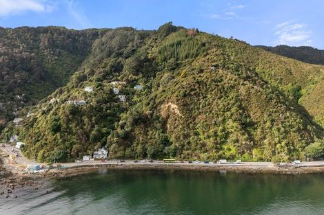Photo of property in 503 Marine Drive, Sunshine Bay, Lower Hutt, 5013