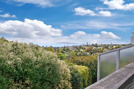 Photo of property in 2/13 Kiri Place, Mairangi Bay, Auckland, 0630