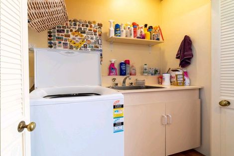 Photo of property in 6 Hinau Street, Tawa, Wellington, 5028