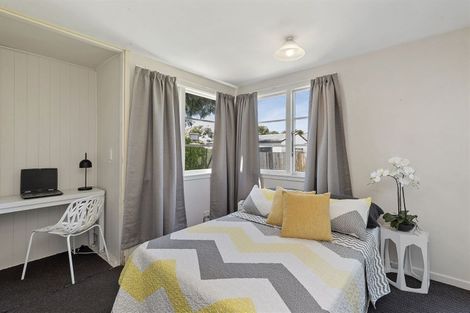 Photo of property in 212 Weston Road, St Albans, Christchurch, 8052