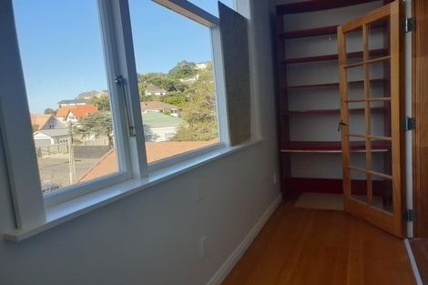 Photo of property in 32 Severn Street, Island Bay, Wellington, 6023