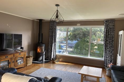 Photo of property in 61 Redwood Avenue, Tawa, Wellington, 5028