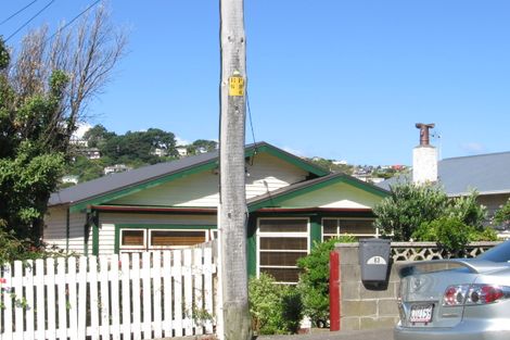 Photo of property in 83 Eden Street, Island Bay, Wellington, 6023