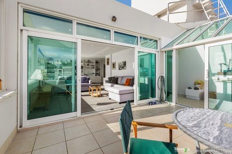 Photo of property in Oriana Apartments, 248 Oriental Parade, Oriental Bay, Wellington, 6011