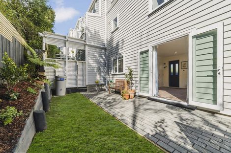 Photo of property in 25 Omar Street, Khandallah, Wellington, 6035