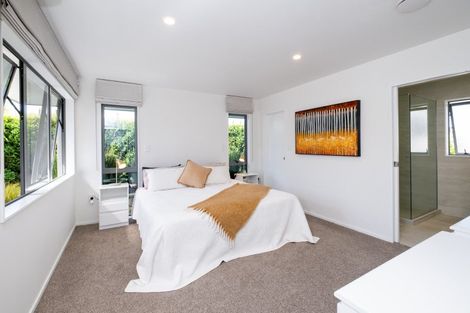 Photo of property in 86 Rochfort Road, Havelock North, 4130