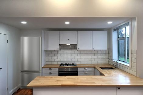 Photo of property in 2 Bayview Road, Paremata, Porirua, 5024