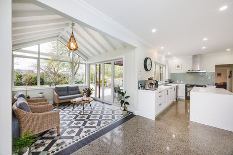 Photo of property in 32 The Bush Track, Aokautere, 4471