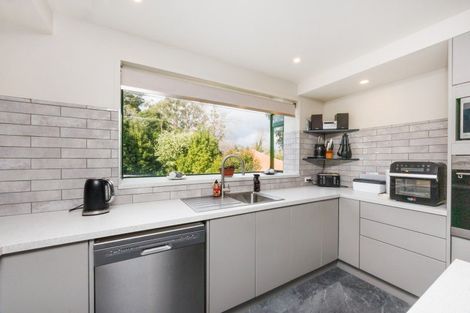 Photo of property in 8 Fraser Court, Roslyn, Palmerston North, 4414
