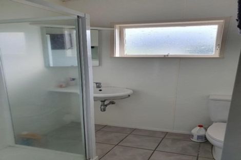 Photo of property in 2/66 Becroft Drive, Forrest Hill, Auckland, 0620