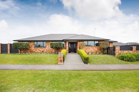 Photo of property in 22 Pegasus Place, Kelvin Grove, Palmerston North, 4414