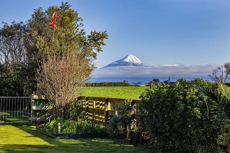 Photo of property in 393 Ketemarae Road, Normanby, Hawera, 4675