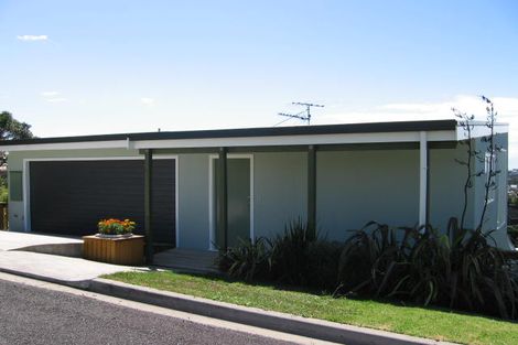 Photo of property in 609 East Coast Road, Browns Bay, Auckland, 0632