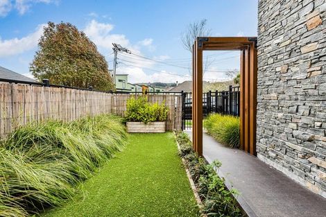 Photo of property in 2/3 Johnston Grove, Taita, Lower Hutt, 5011