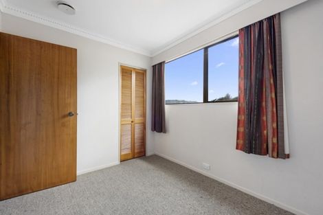 Photo of property in 14 King Charles Drive, Kingsley Heights, Upper Hutt, 5018