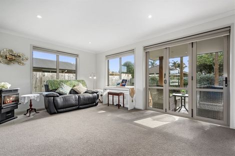 Photo of property in 15 Oakwood Way, Papamoa Beach, Papamoa, 3118