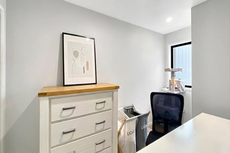 Photo of property in 24 Tima Lane, Mangere Bridge, Auckland, 2022