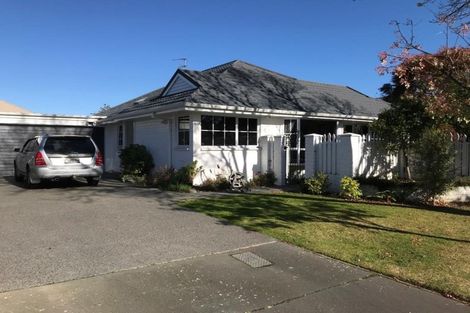 Photo of property in 3 Hatfield Place, Avonhead, Christchurch, 8042