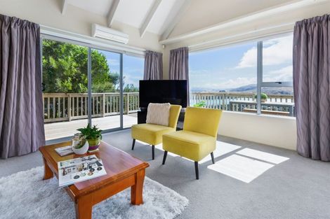 Photo of property in 89 Kahu Road, Paremata, Porirua, 5024