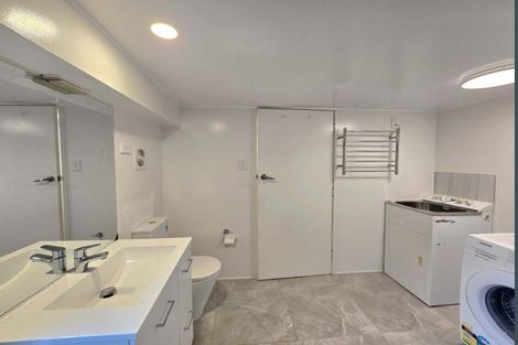 Photo of property in 33 Alidade Place, Massey, Auckland, 0614