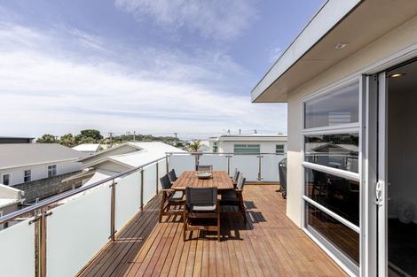 Photo of property in 22a Belt Road, Moturoa, New Plymouth, 4310