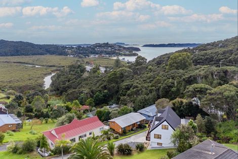 Photo of property in 6 Puketiro Place, Paihia, 0200