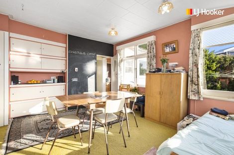 Photo of property in 74 Hargest Crescent, Saint Clair, Dunedin, 9012