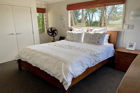 Photo of property in 2 William Souter Street, Forrest Hill, Auckland, 0620