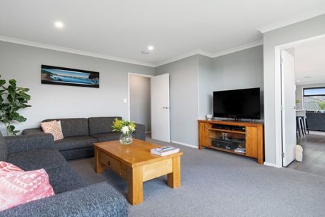 Photo of property in 19 Wairere Rise, Omokoroa, 3114