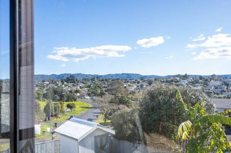 Photo of property in 68 Sunvue Road, Glen Eden, Auckland, 0602