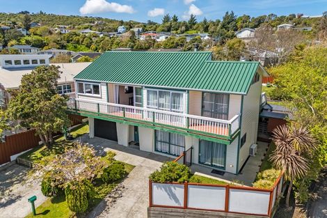 Photo of property in 6 Haast Close, Kelson, Lower Hutt, 5010