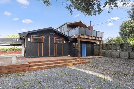 Photo of property in 2 The Avenue, Otaki Beach, Otaki, 5512
