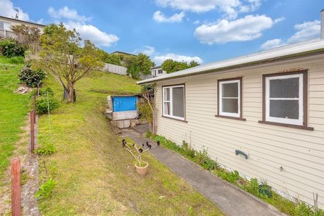 Photo of property in 82 Waihora Crescent, Waitangirua, Porirua, 5024