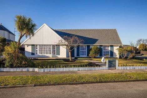 Photo of property in 2 Skye Place, Burnside, Christchurch, 8053