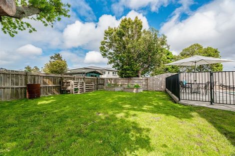 Photo of property in 25 Tiroroa Avenue, Te Atatu South, Auckland, 0610