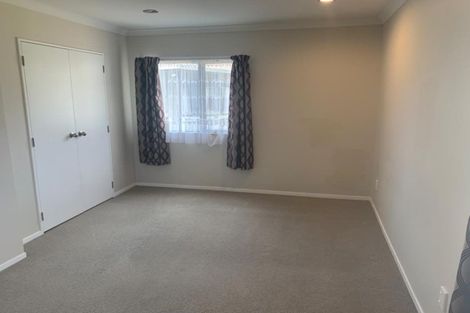 Photo of property in 1 Mark Edward Drive, Half Moon Bay, Auckland, 2012